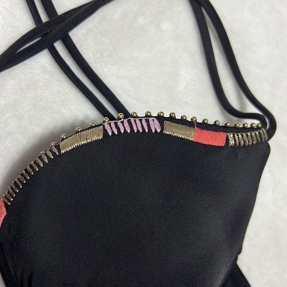 Crisscross Victoria’s Secret Extreme Push-up Swimming Top - Picture 4 of 11